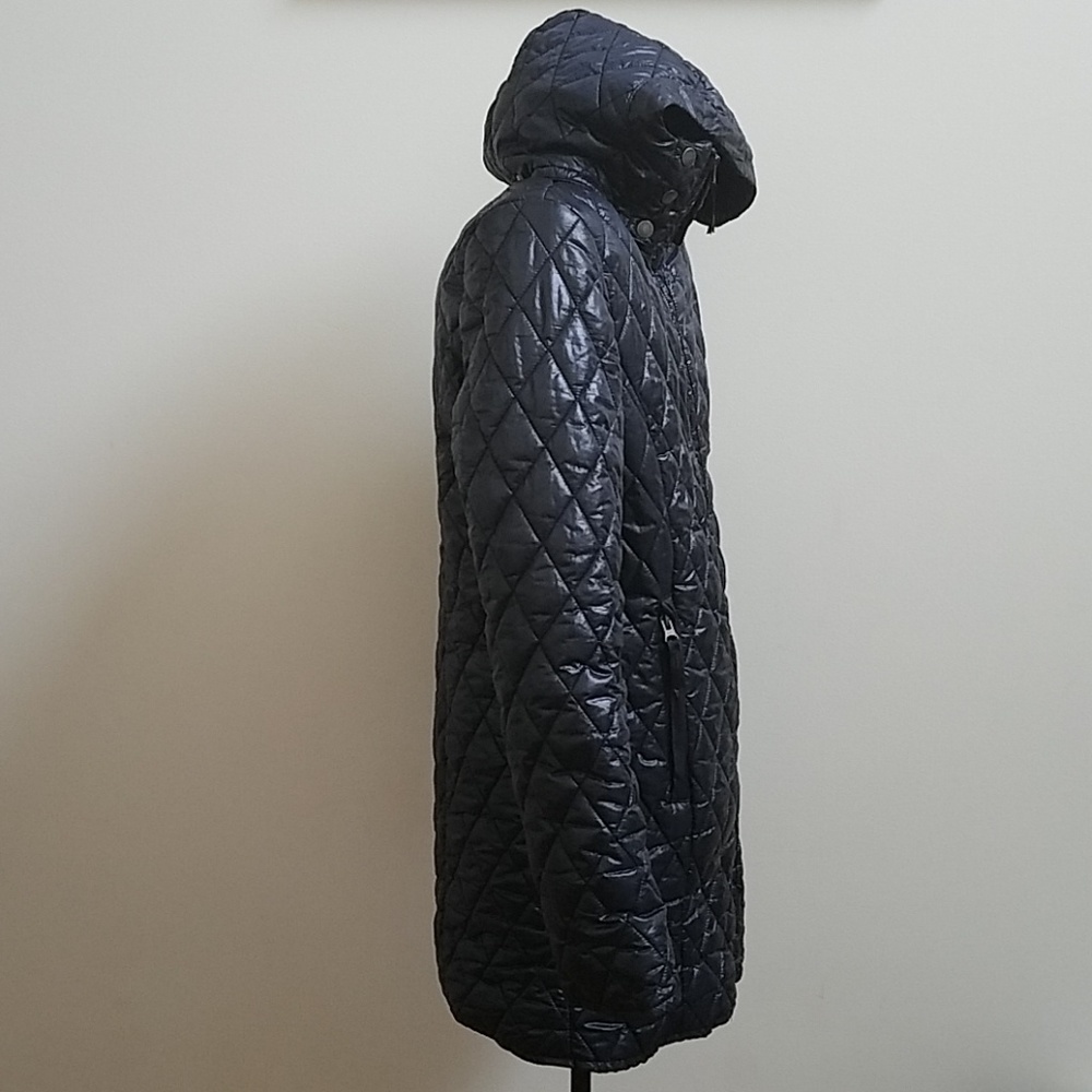 Women's Obermeyer light weight black puffer - Picture 2 of 4